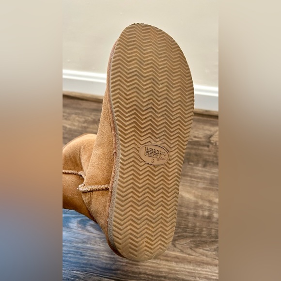 Beach Feet Size 8 “Classic Low" Chestnut Women’s Boot Ugg Style - Picture 6 of 6